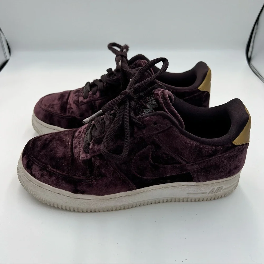 Nike Air Force 1 Low Drapes the Air in Plush Velvet Sneakers Womens Size 7